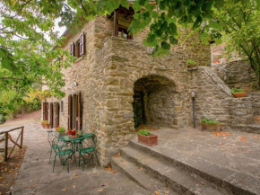 Idyllic Villa in Cortona with Swimming Pool